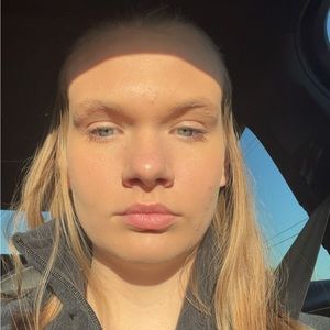 Meet your Posher, Lanis